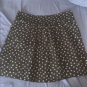 Loft Sz 10 skirt w/ pleats. Black with tan pattern